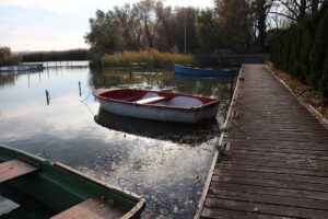 Balatoni csónakkikötő Balatongyörökön
